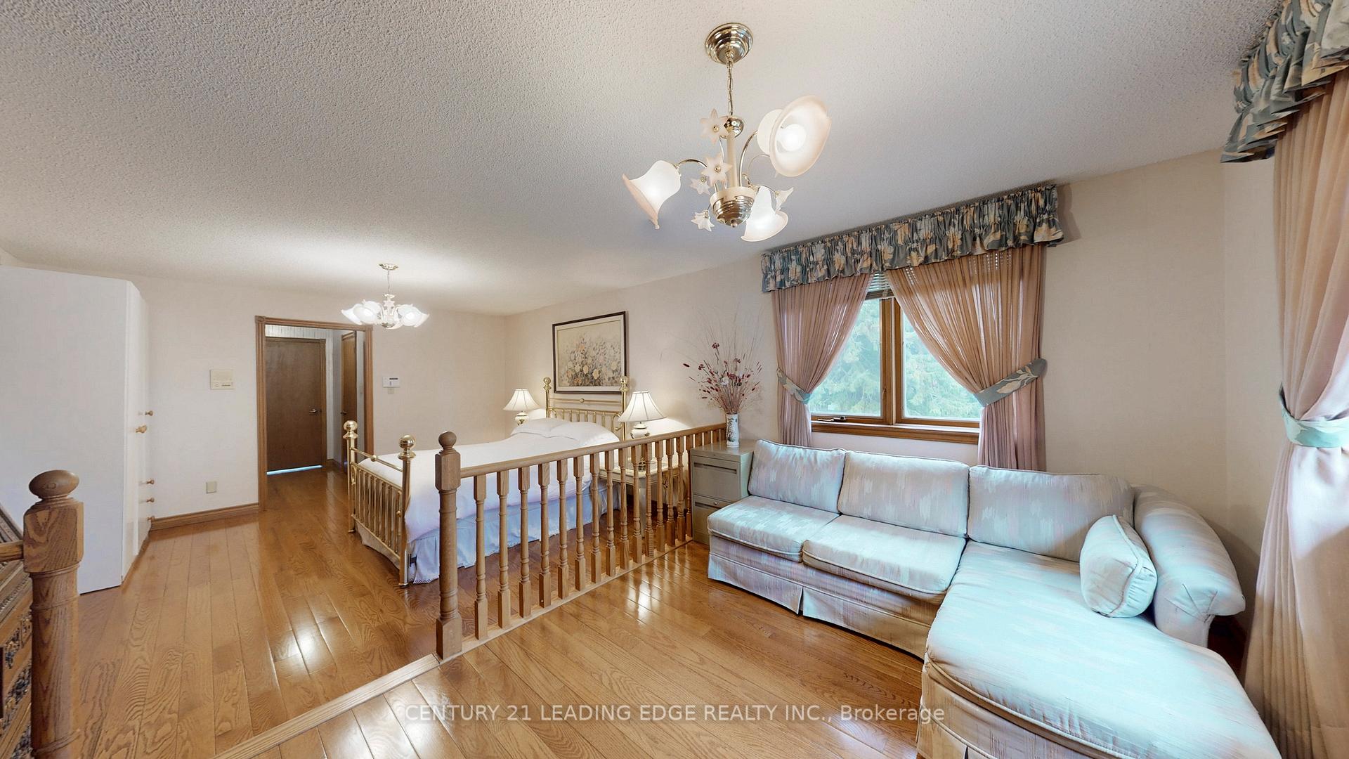 Photo 25 of 1127 Oshawa Boulevard N, Oshawa, Centennial — HOMEH