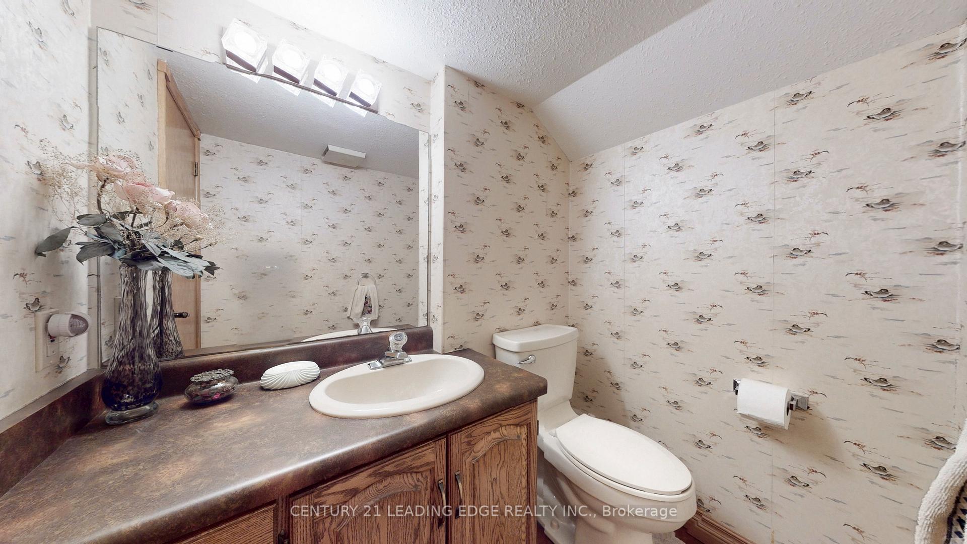 Photo 44 of 1127 Oshawa Boulevard N, Oshawa, Centennial — HOMEH