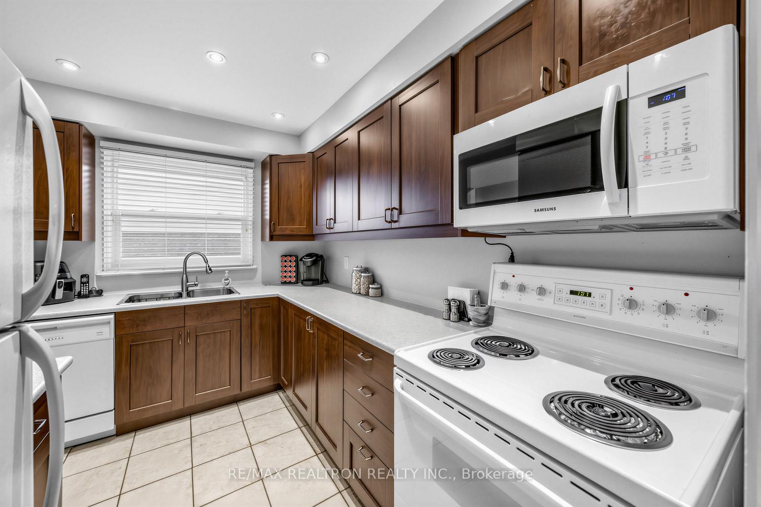 Photo 9 of Unit 1, 6699 Falconer Drive, Mississauga, Streetsville — HOMEH