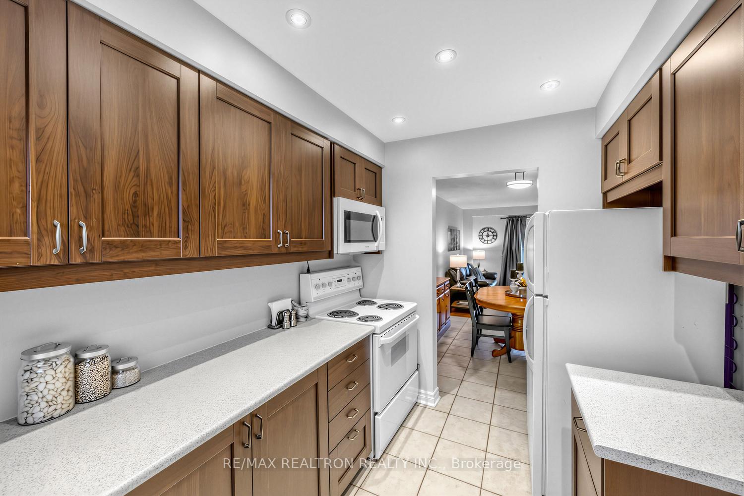 Photo 12 of Unit 1, 6699 Falconer Drive, Mississauga, Streetsville — HOMEH