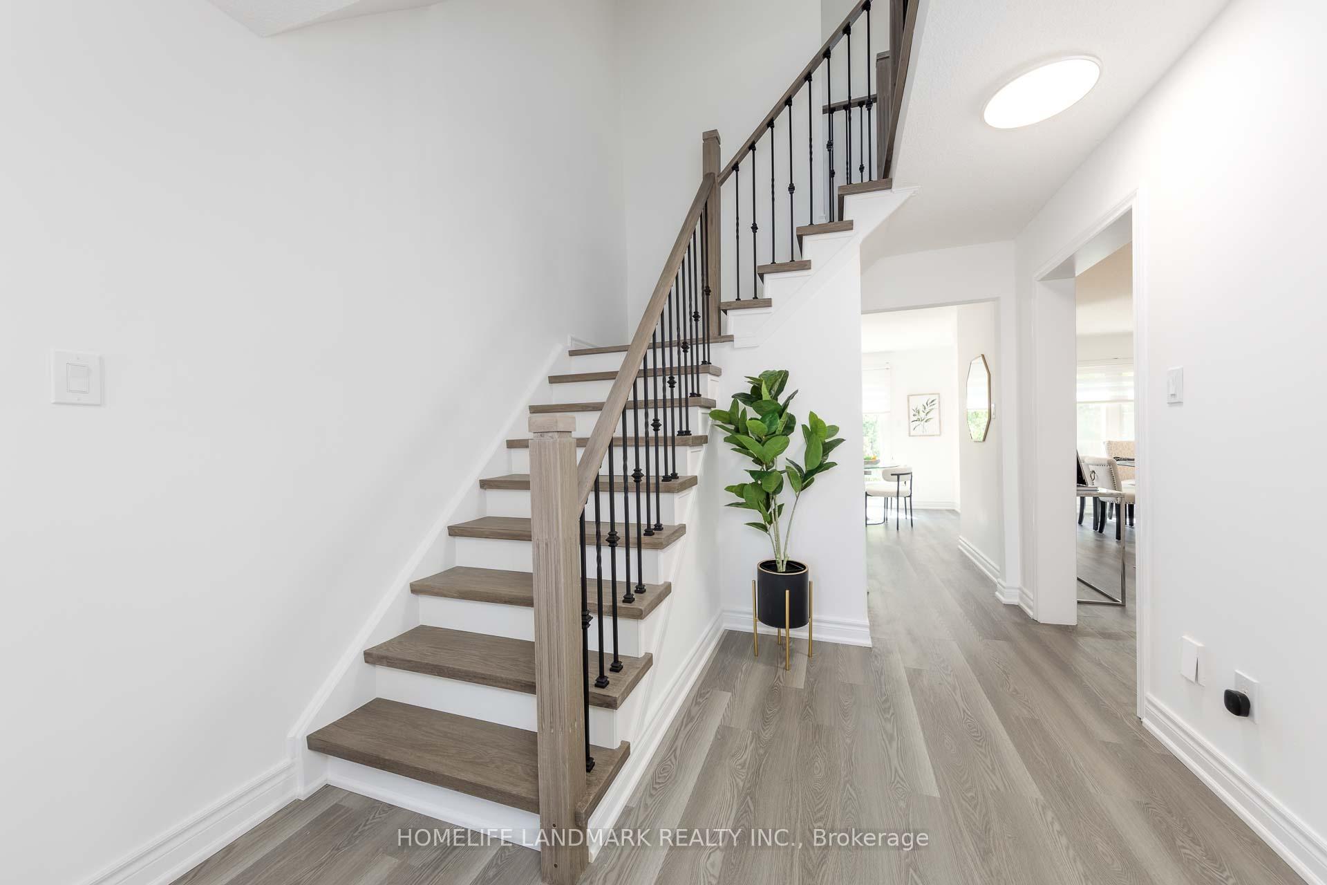 Photo 15 of 116 Jaimie Road, Vaughan, Brownridge — HOMEH