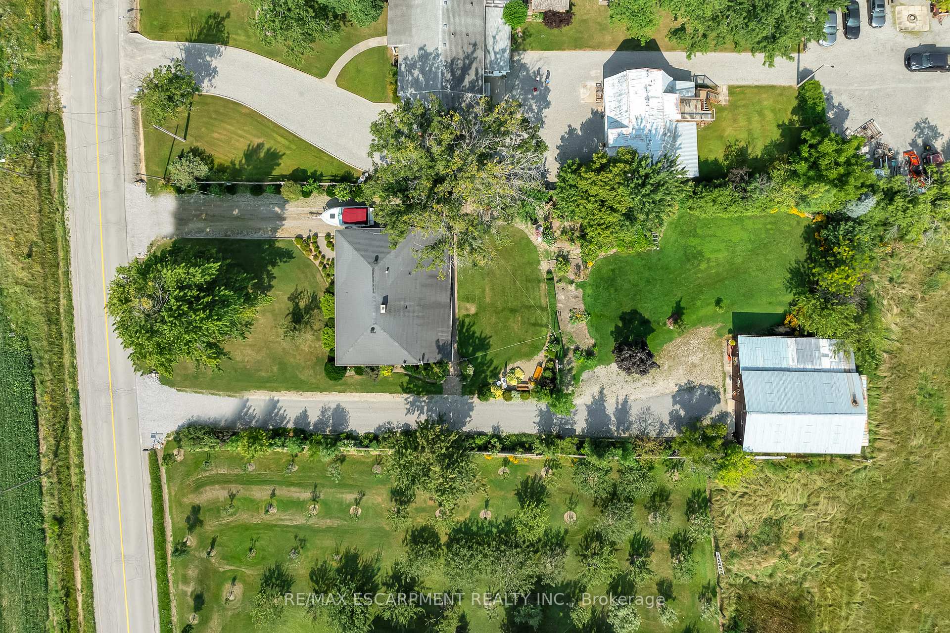 Photo 2 of 609 Green Mountain Road E, Hamilton, Rural Stoney Creek — HOMEH