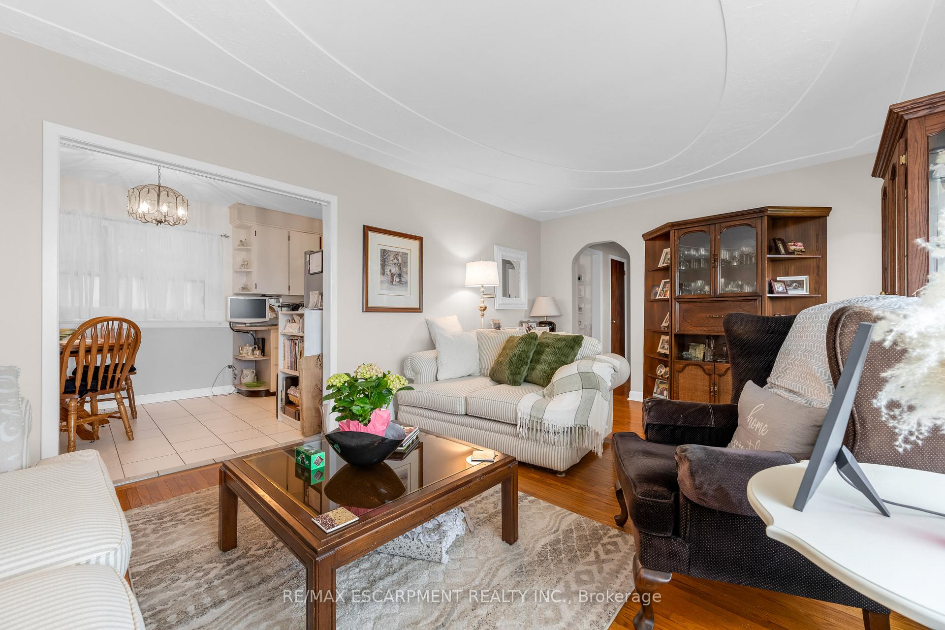 Photo 7 of 609 Green Mountain Road E, Hamilton, Rural Stoney Creek — HOMEH