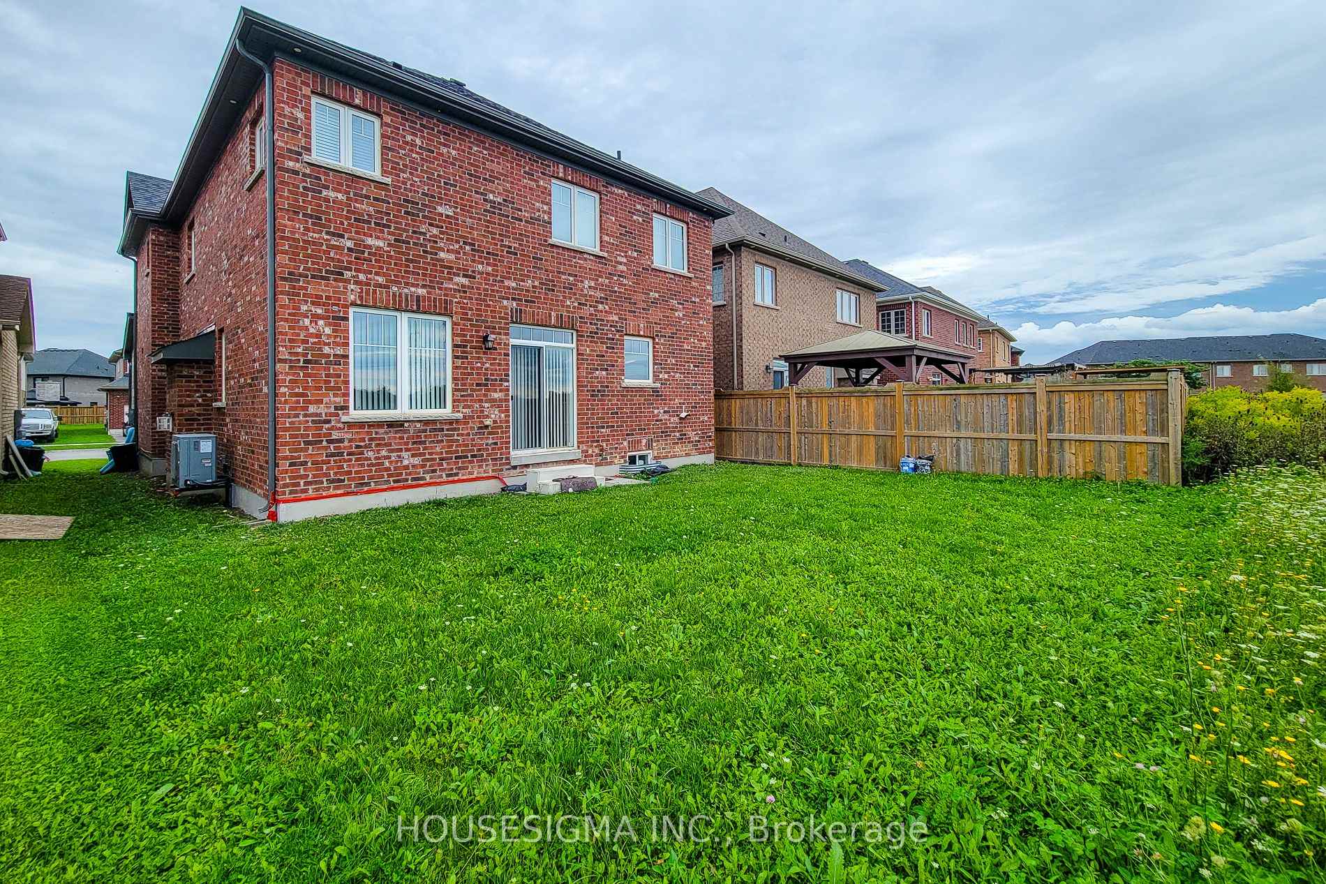 Photo 4 of 91 Homestead Way, Thorold, Rolling Meadows — HOMEH