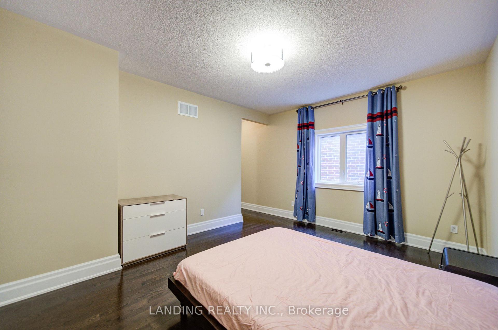 Photo 30 of 57 Strawbridge Farm Drive, Aurora, Aurora Grove — HOMEH