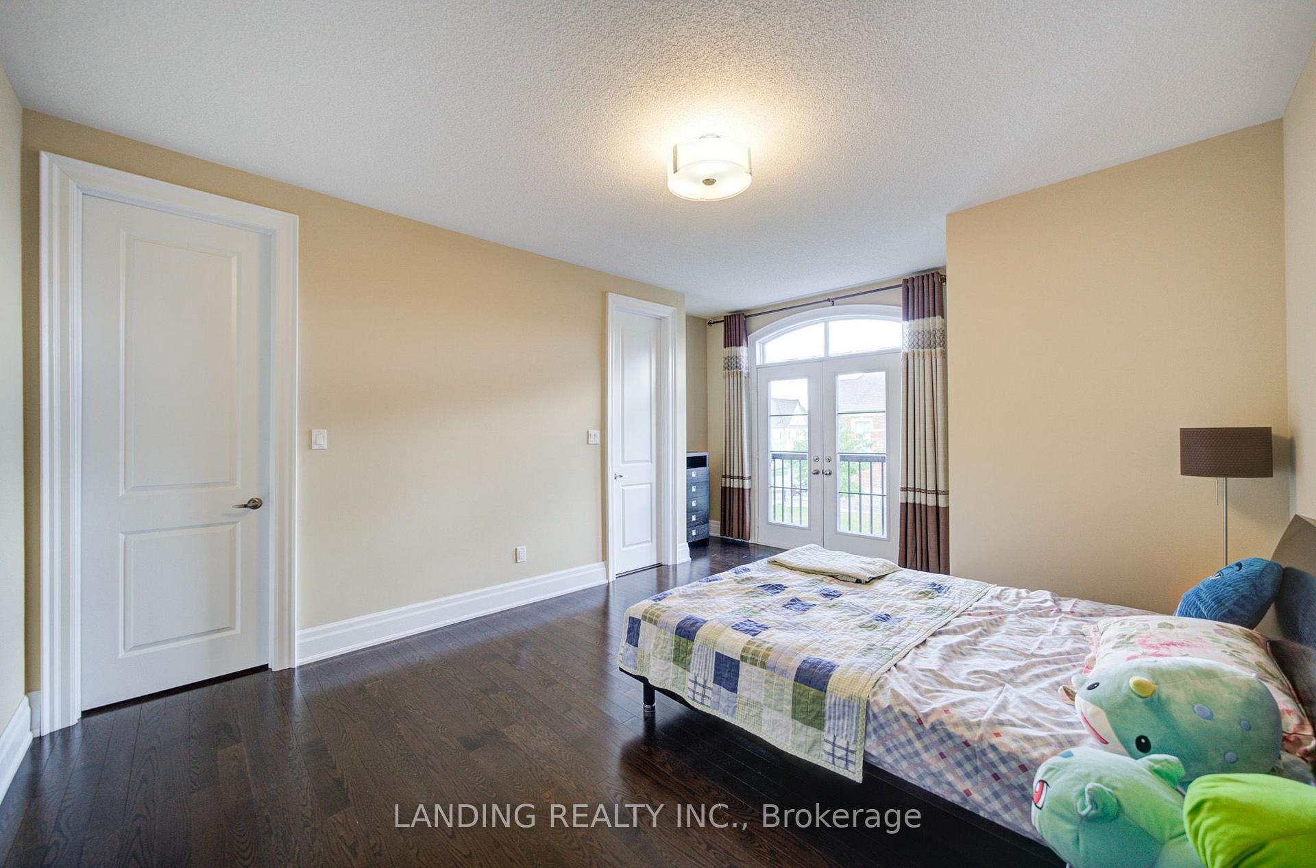 Photo 34 of 57 Strawbridge Farm Drive, Aurora, Aurora Grove — HOMEH