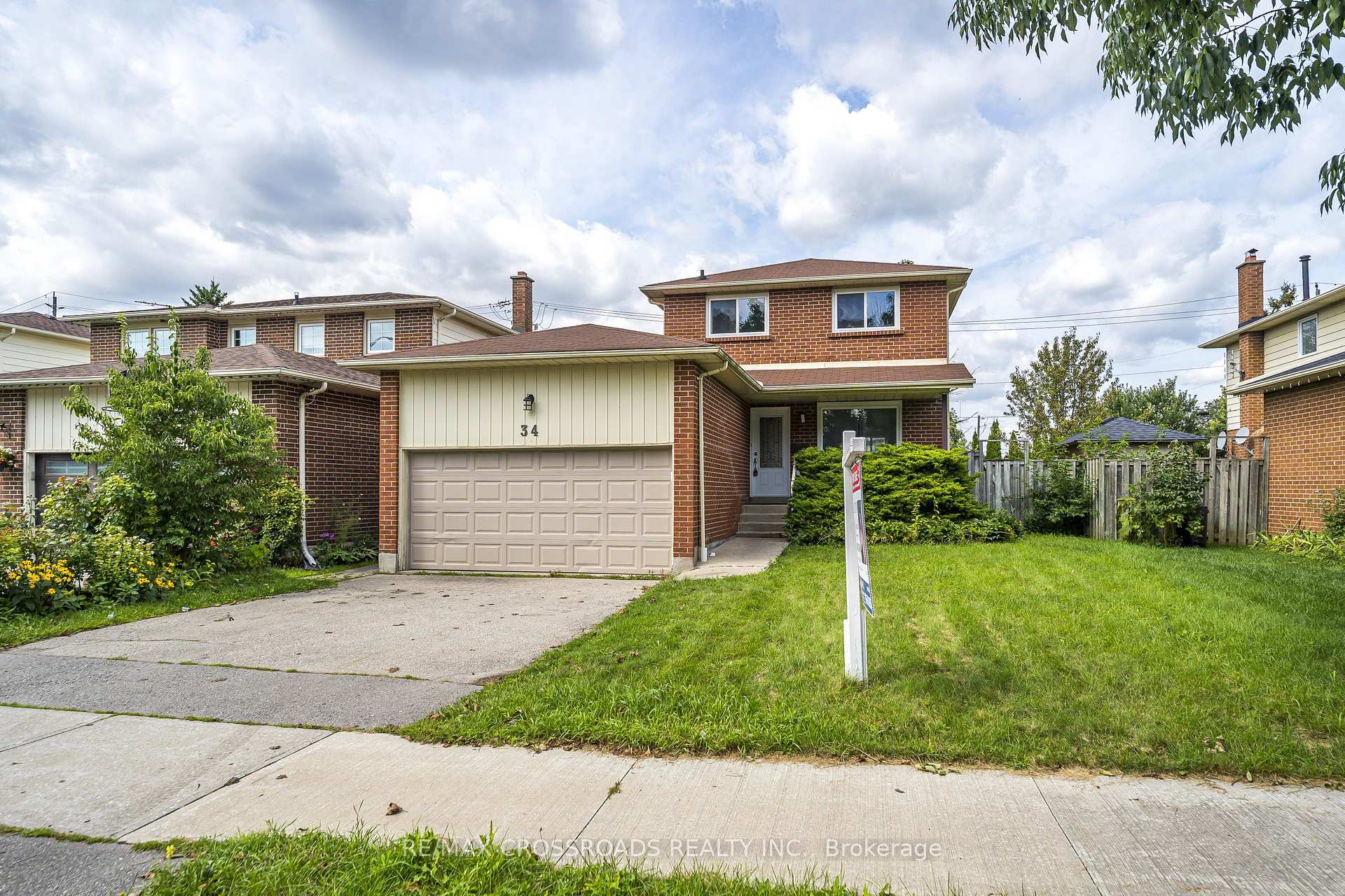 Photo 2 of Unit Main/2nd, 34 Blue Anchor Trail, Scarborough, Rouge — HOMEH