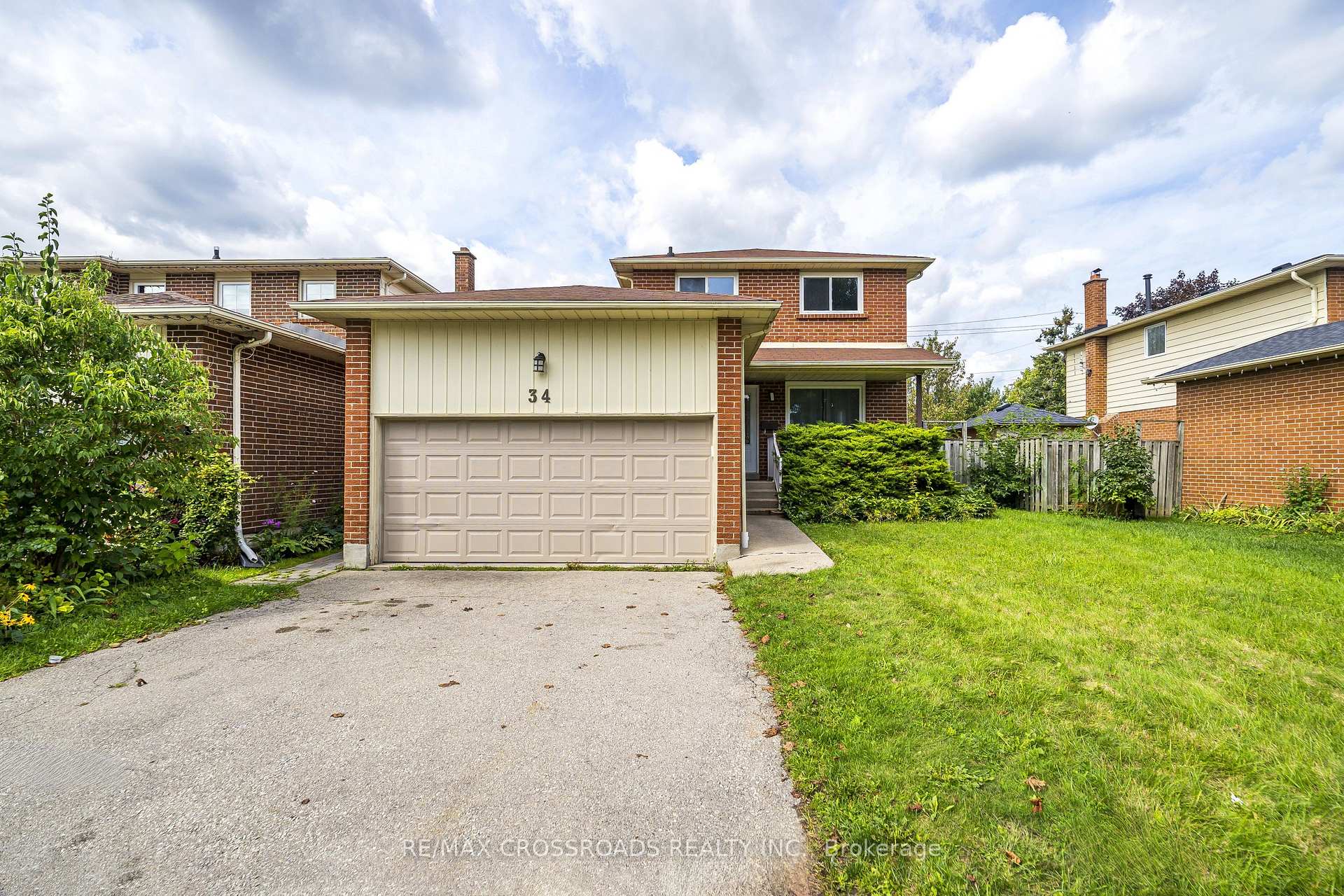 Photo 3 of Unit Main/2nd, 34 Blue Anchor Trail, Scarborough, Rouge — HOMEH