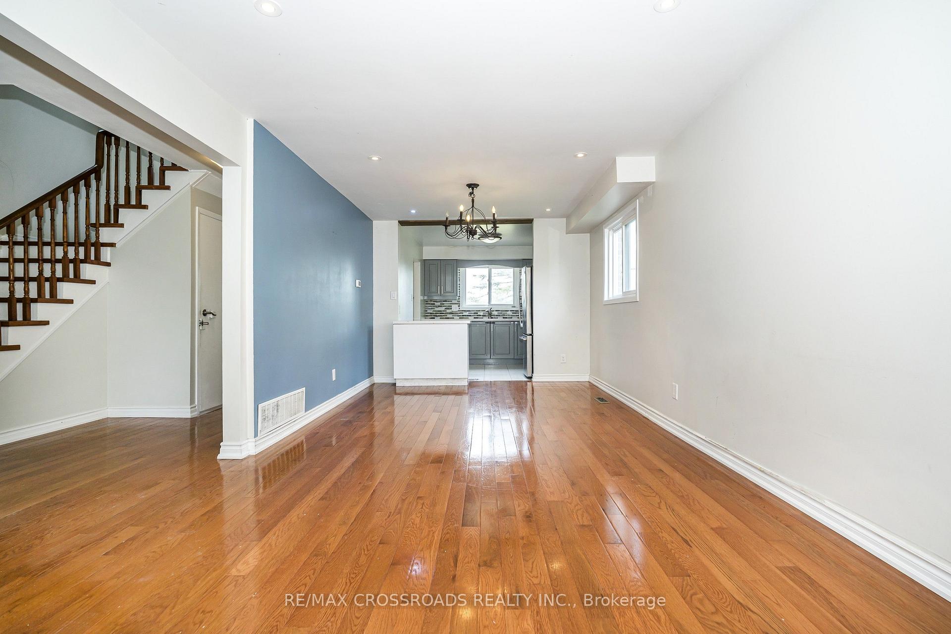 Photo 7 of Unit Main/2nd, 34 Blue Anchor Trail, Scarborough, Rouge — HOMEH