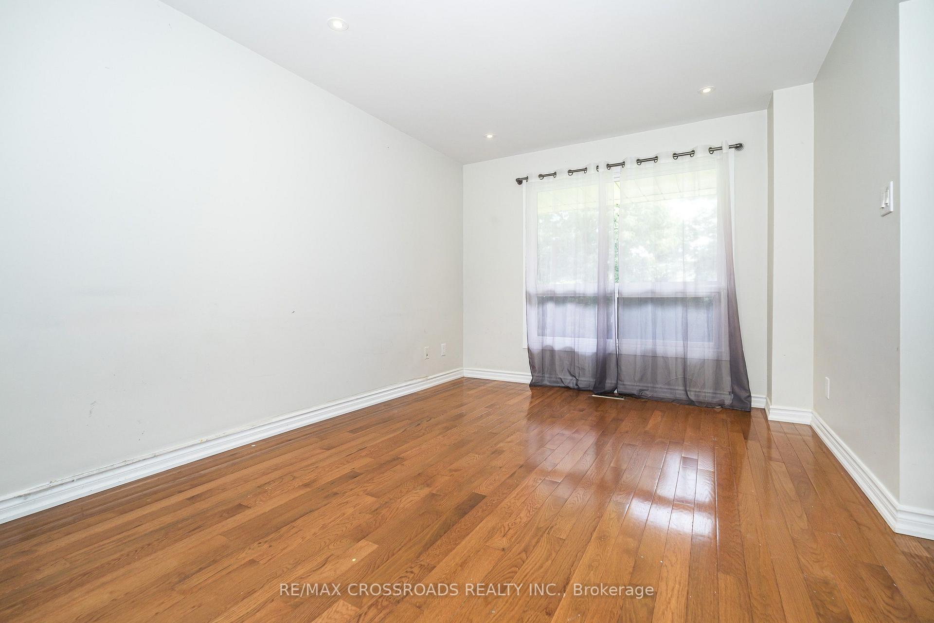 Photo 9 of Unit Main/2nd, 34 Blue Anchor Trail, Scarborough, Rouge — HOMEH