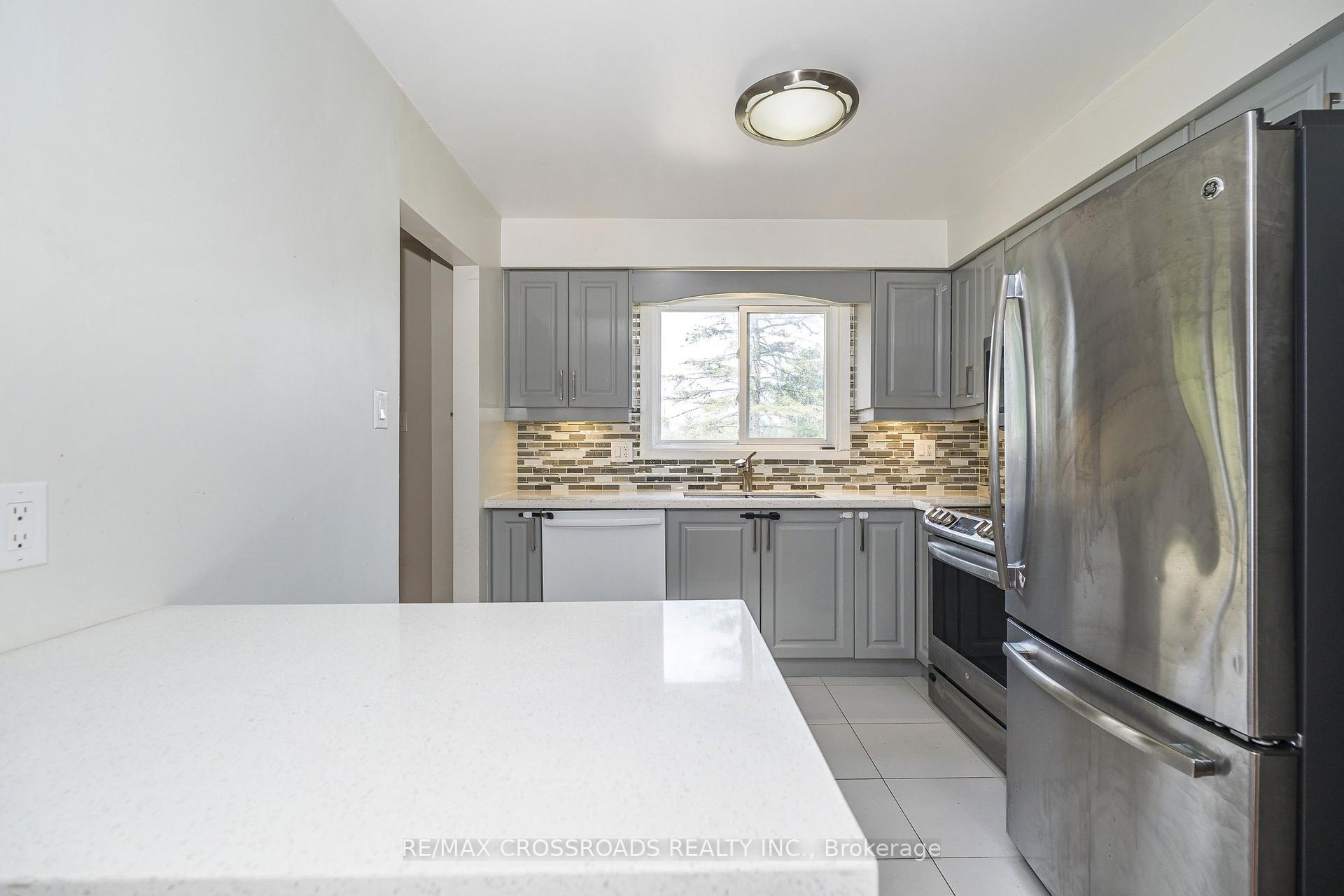 Photo 13 of Unit Main/2nd, 34 Blue Anchor Trail, Scarborough, Rouge — HOMEH