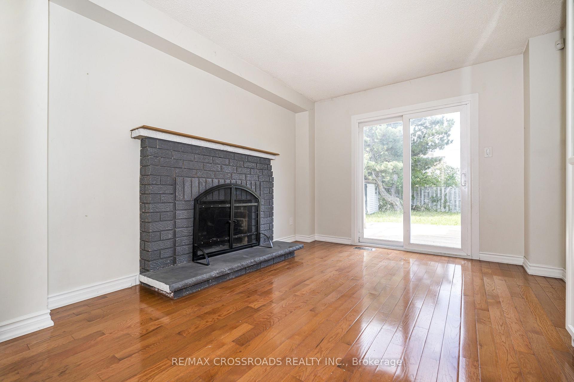 Photo 16 of Unit Main/2nd, 34 Blue Anchor Trail, Scarborough, Rouge — HOMEH
