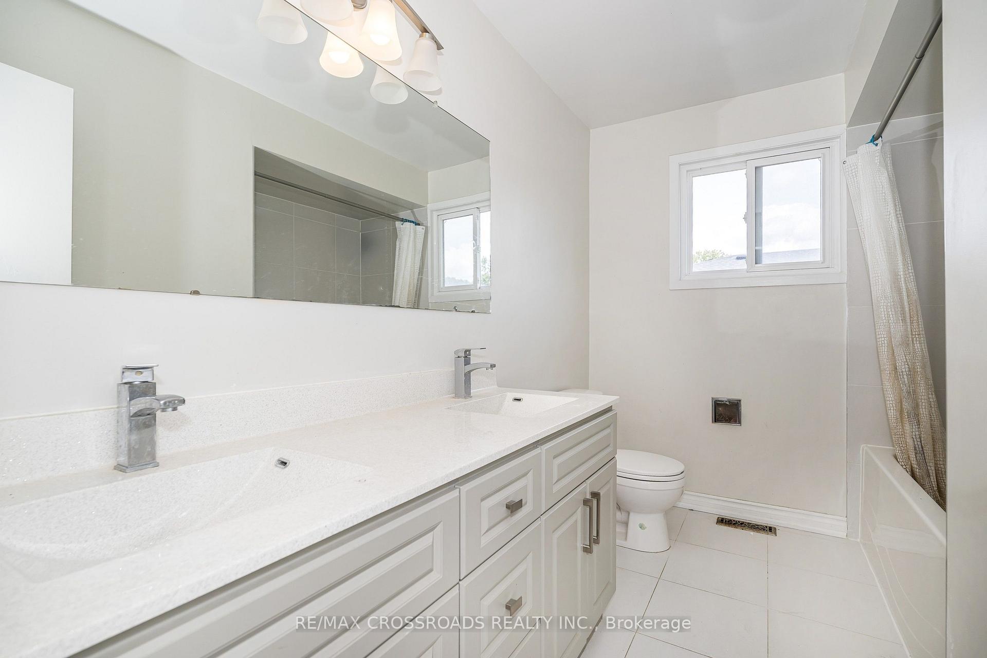 Photo 32 of Unit Main/2nd, 34 Blue Anchor Trail, Scarborough, Rouge — HOMEH