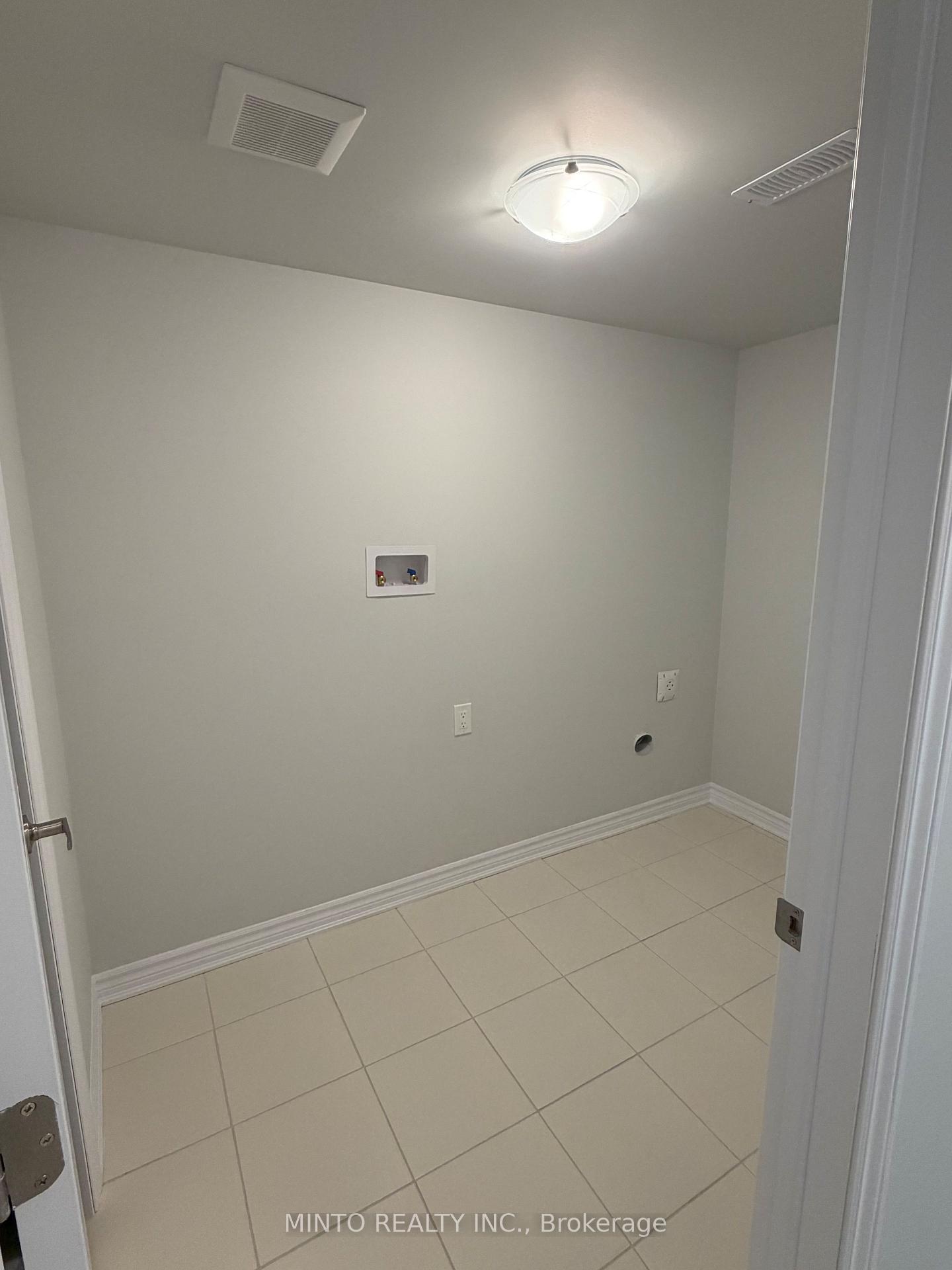 Photo 4 of 1142 Greentree Path, Oshawa, Kedron — HOMEH