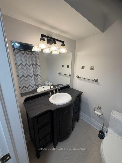 Photo 4 of 47 Midsummer Drive, Brampton, Bram East — HOMEH