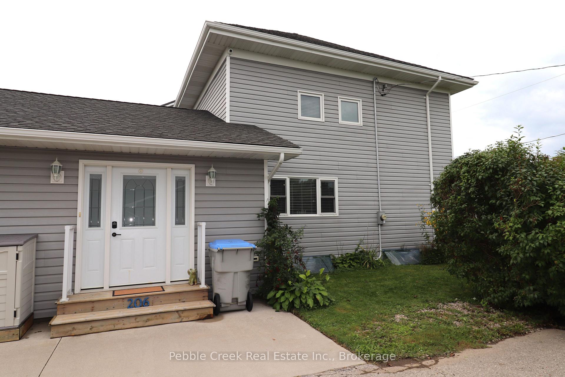 Photo 4 of 206 Picton Street E, Goderich, Goderich (Town) — HOMEH