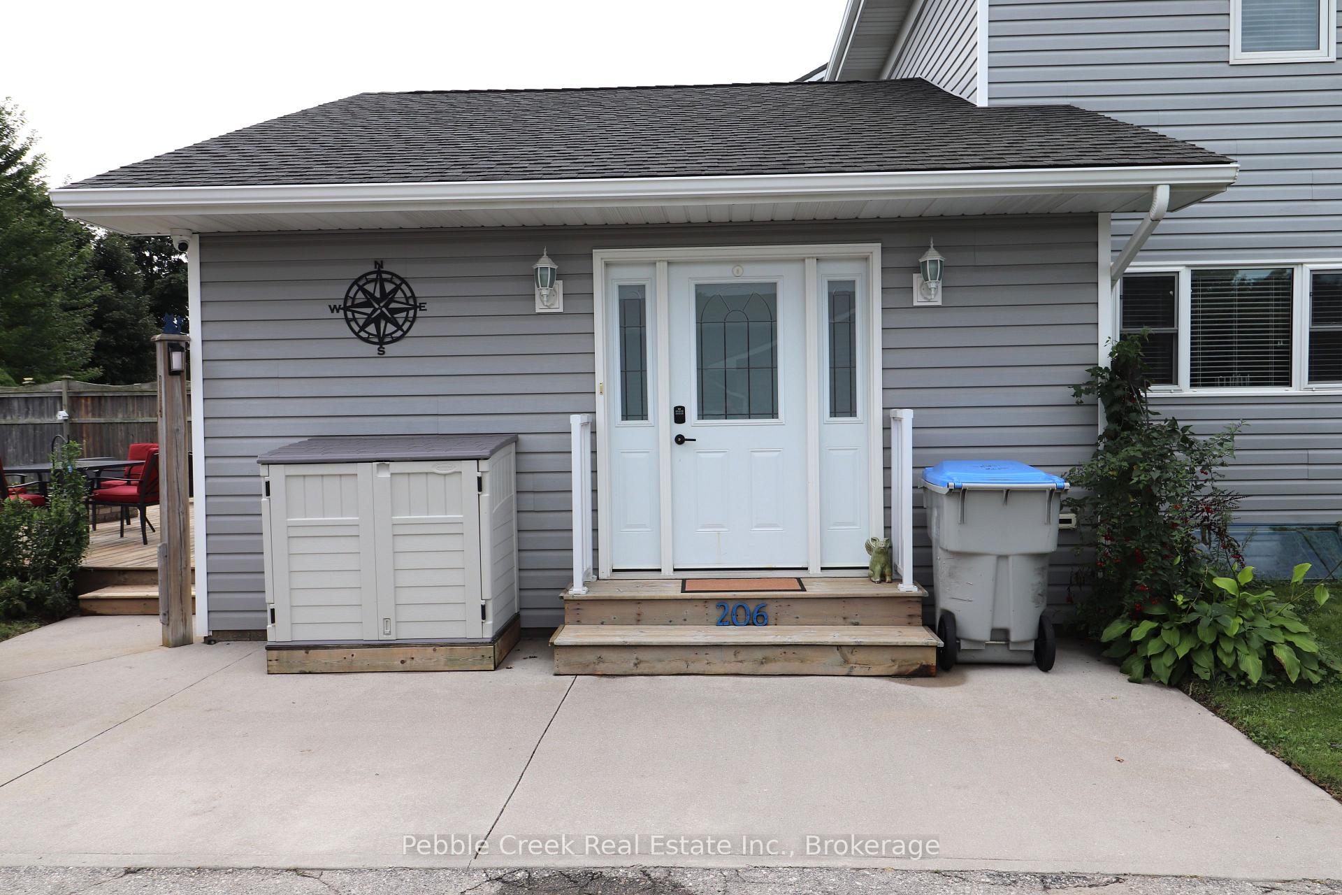 Photo 5 of 206 Picton Street E, Goderich, Goderich (Town) — HOMEH