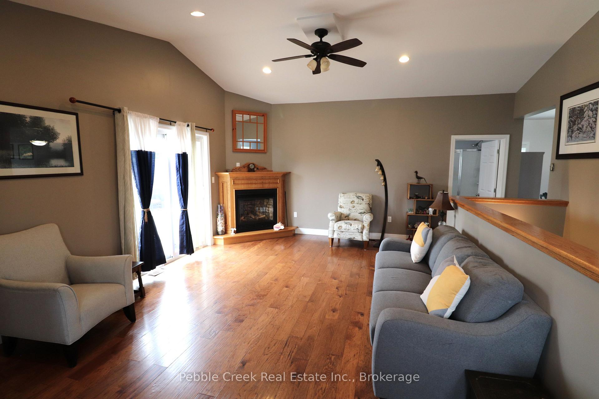Photo 8 of 206 Picton Street E, Goderich, Goderich (Town) — HOMEH