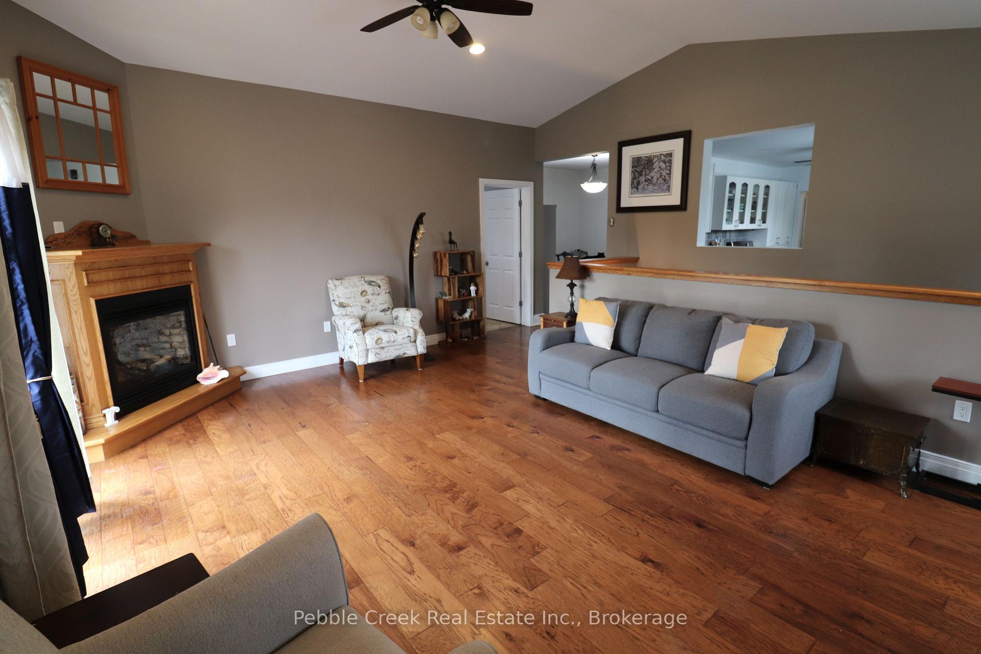 Photo 9 of 206 Picton Street E, Goderich, Goderich (Town) — HOMEH