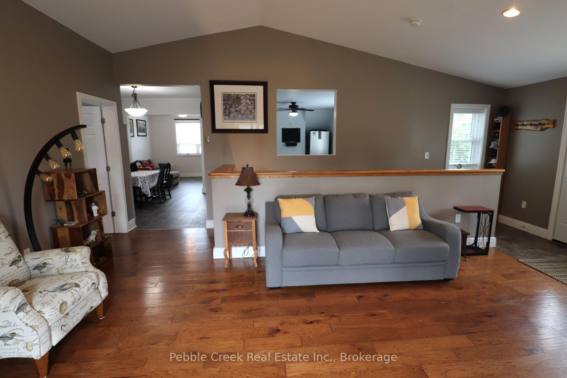 Photo 11 of 206 Picton Street E, Goderich, Goderich (Town) — HOMEH