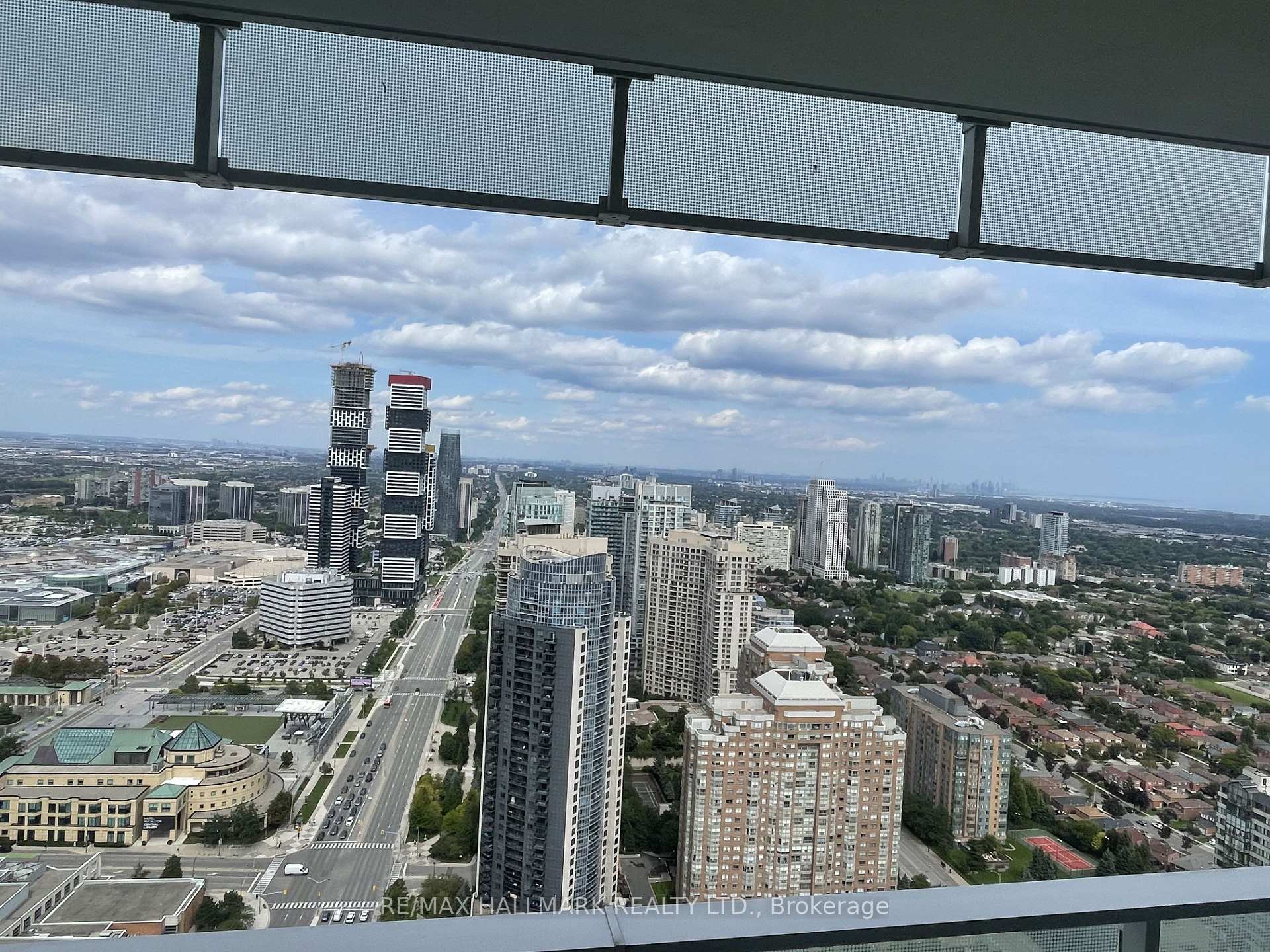 Photo 2 of Unit 4111, 3900 Confederation Parkway, Mississauga, City Centre — HOMEH