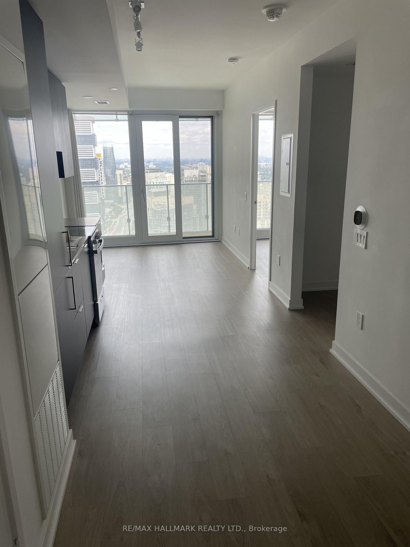 Photo 4 of Unit 4111, 3900 Confederation Parkway, Mississauga, City Centre — HOMEH