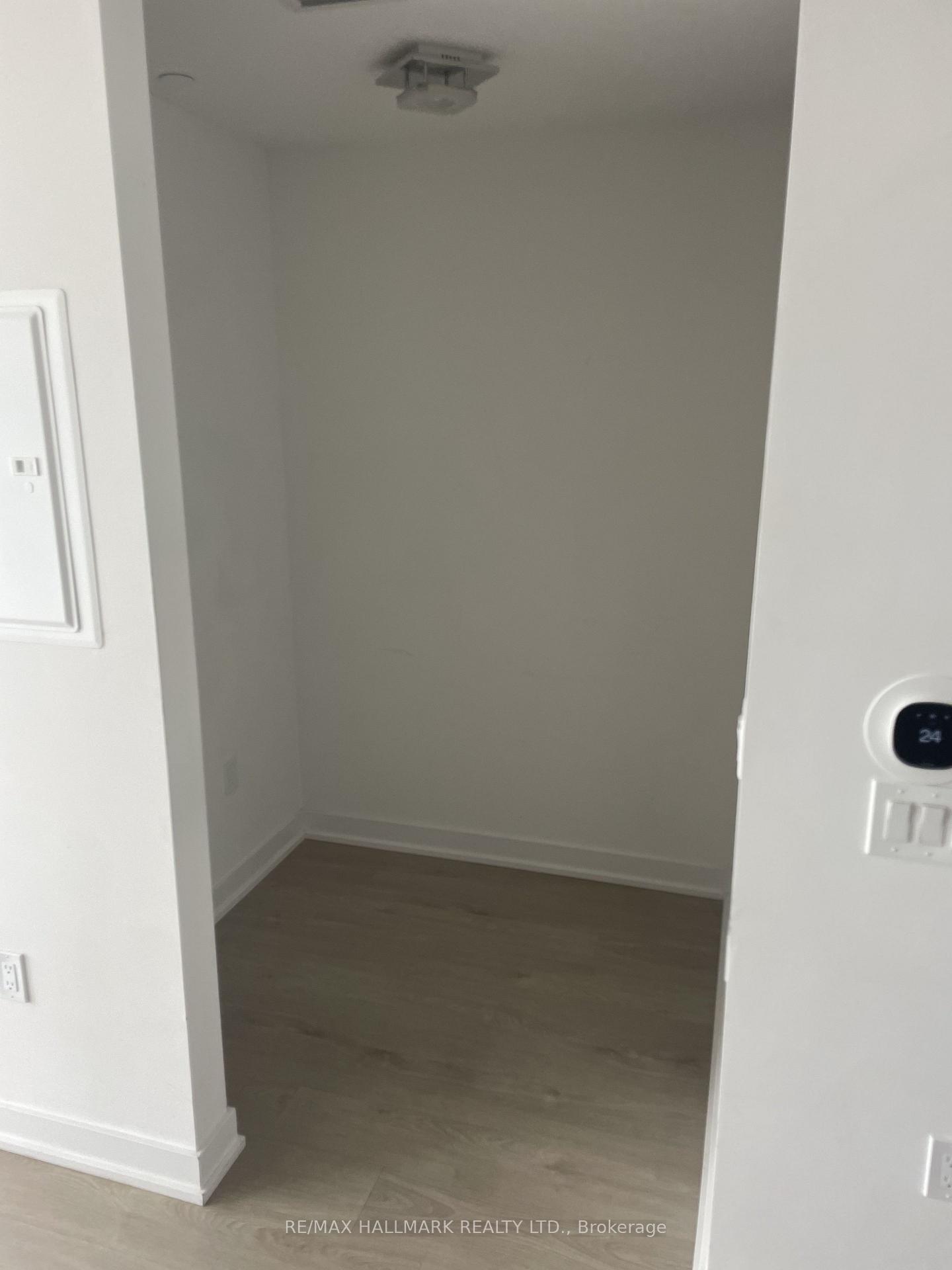 Photo 7 of Unit 4111, 3900 Confederation Parkway, Mississauga, City Centre — HOMEH