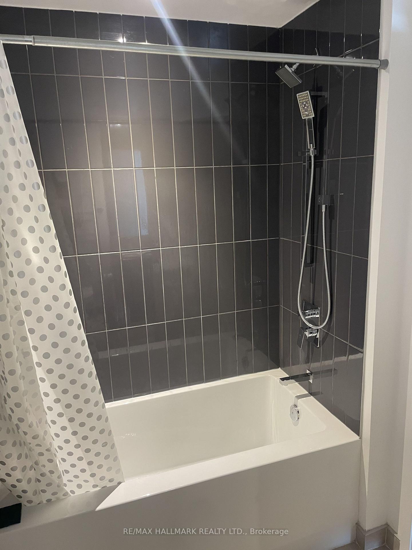 Photo 10 of Unit 4111, 3900 Confederation Parkway, Mississauga, City Centre — HOMEH
