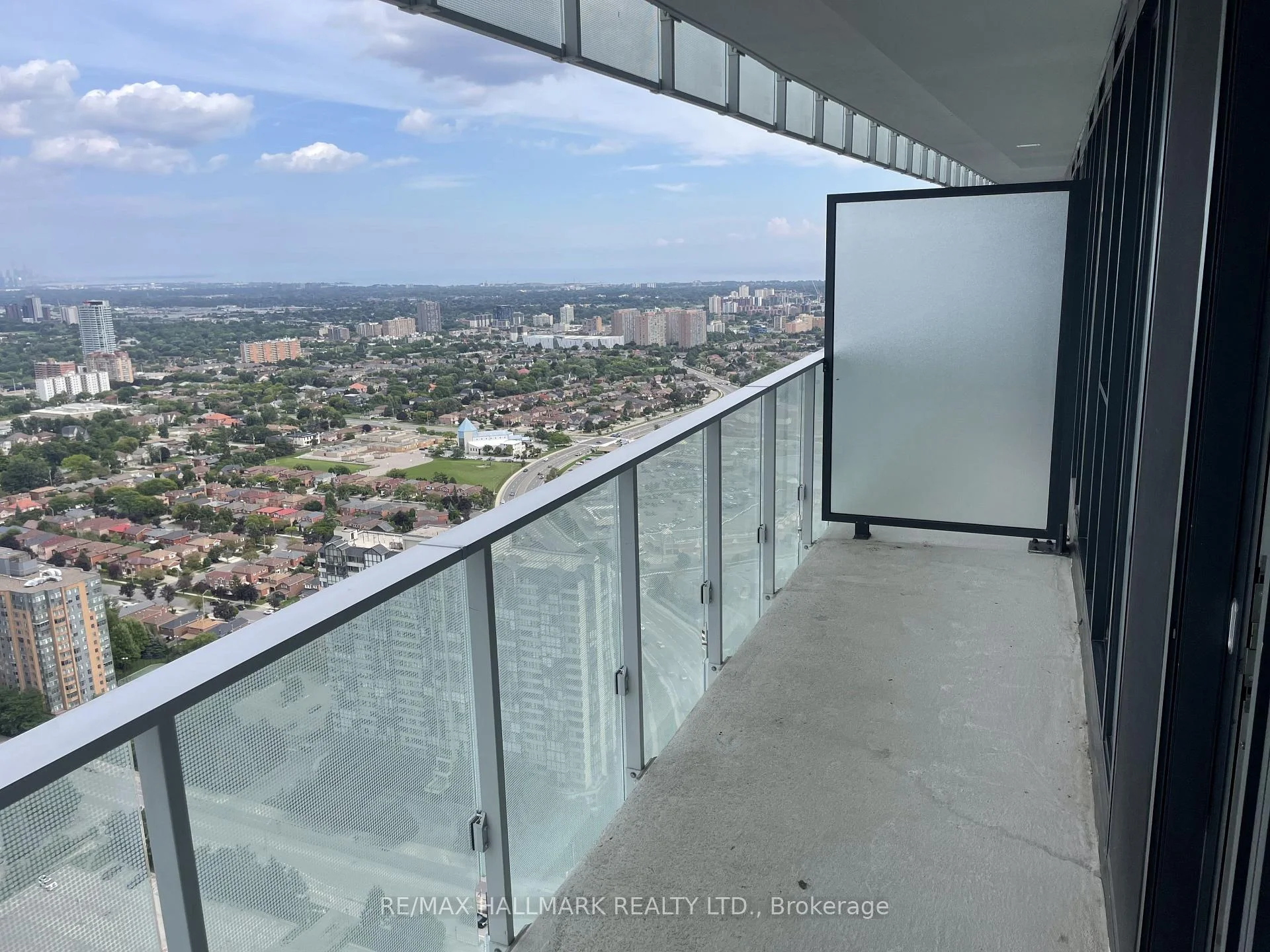 Photo 3 of Unit 4111, 3900 Confederation Parkway, Mississauga, City Centre — HOMEH