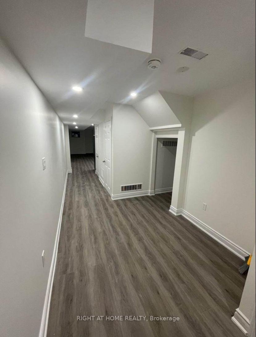 Photo 3 of Unit BASEMENT, 264 Robert Parkinson Drive, Brampton, Northwest Brampton — HOMEH