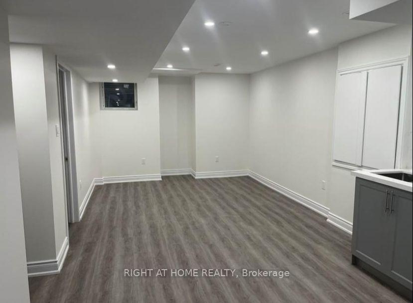 Photo 7 of Unit BASEMENT, 264 Robert Parkinson Drive, Brampton, Northwest Brampton — HOMEH