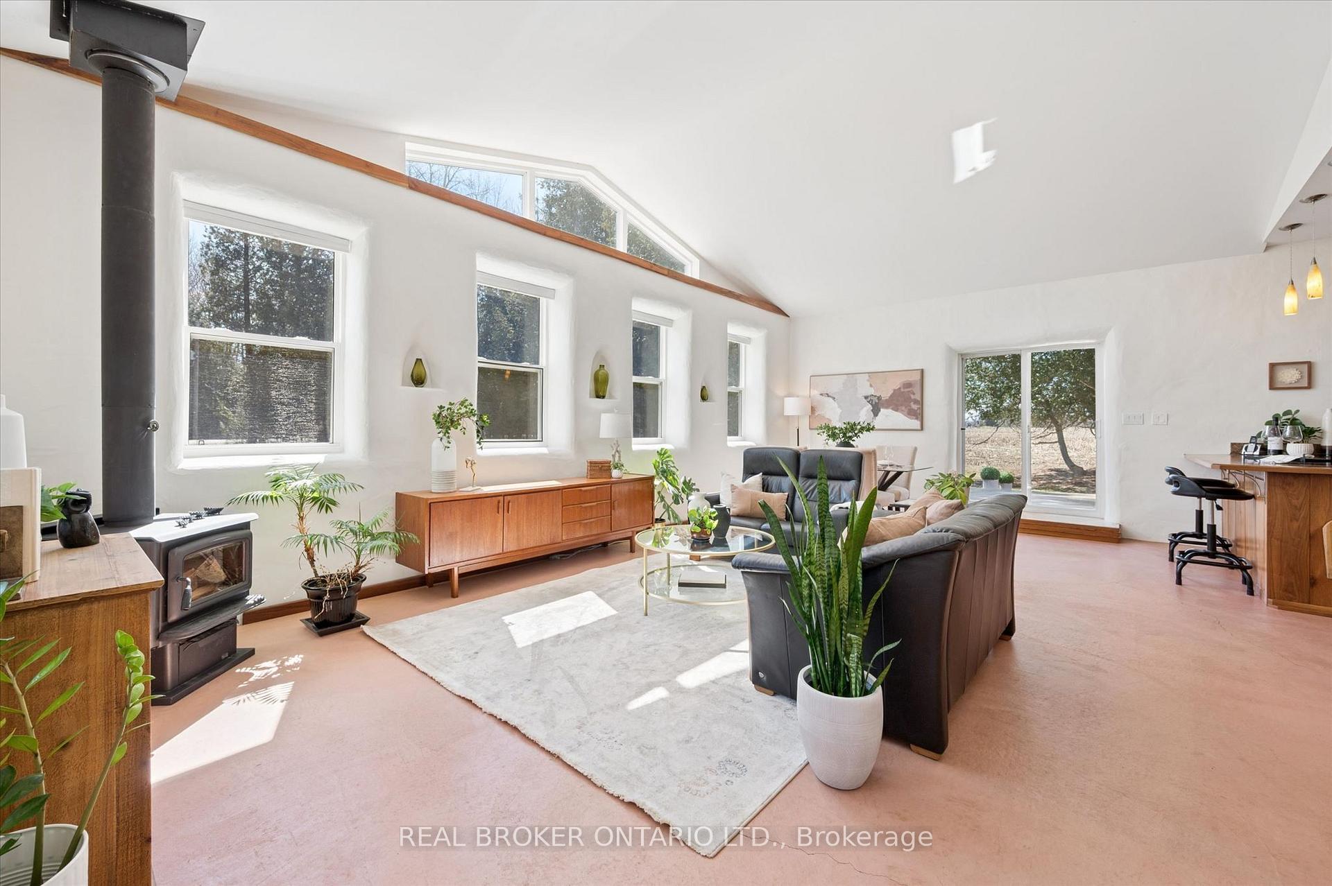 Photo 2 of 5578 11th Line, Minto — HOMEH