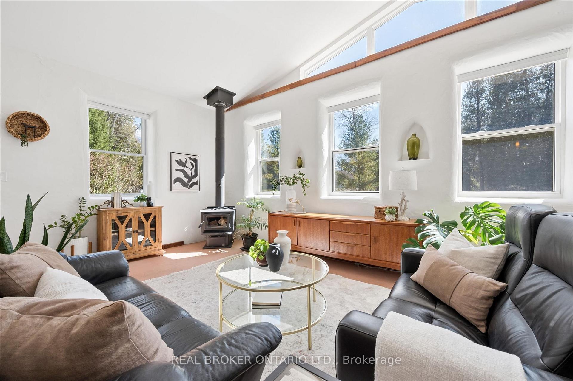 Photo 4 of 5578 11th Line, Minto — HOMEH