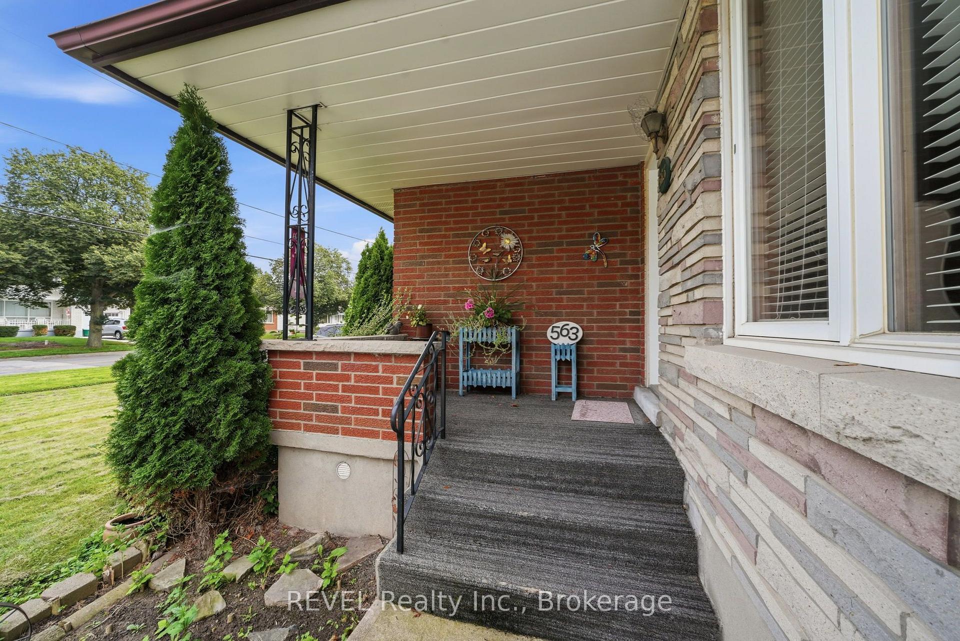 Photo 5 of 563 Bunting Road, St. Catharines, Bunting/Linwell — HOMEH