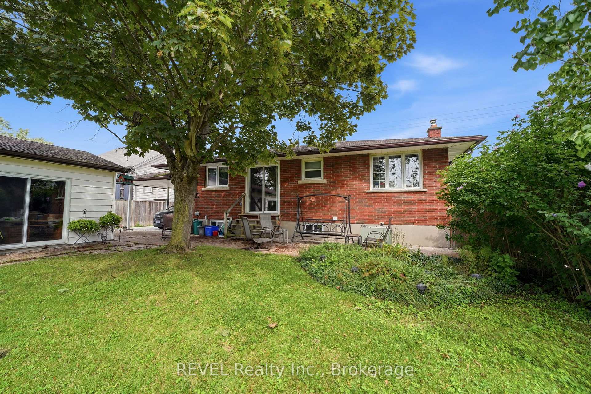 Photo 8 of 563 Bunting Road, St. Catharines, Bunting/Linwell — HOMEH