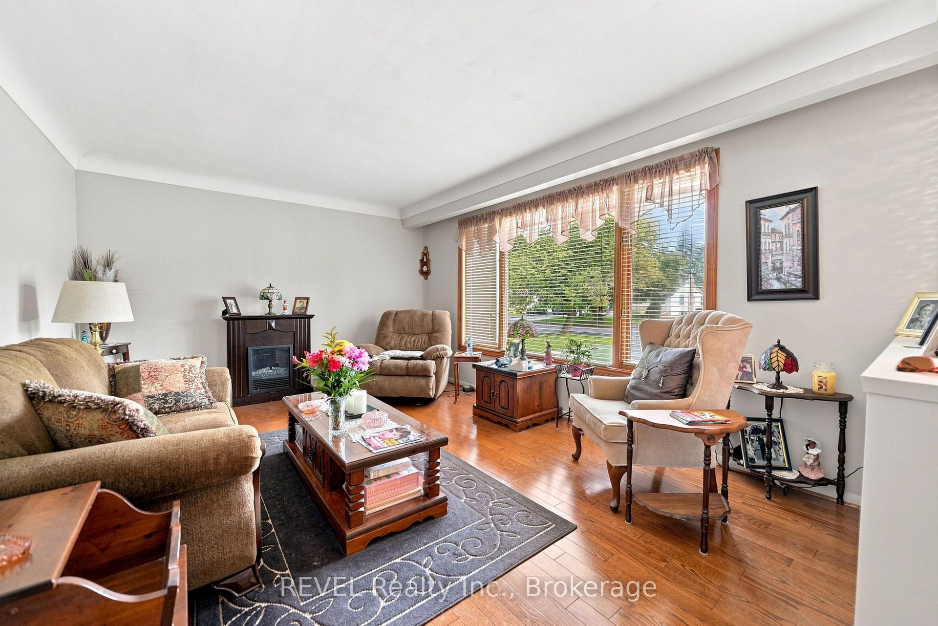 Photo 17 of 563 Bunting Road, St. Catharines, Bunting/Linwell — HOMEH