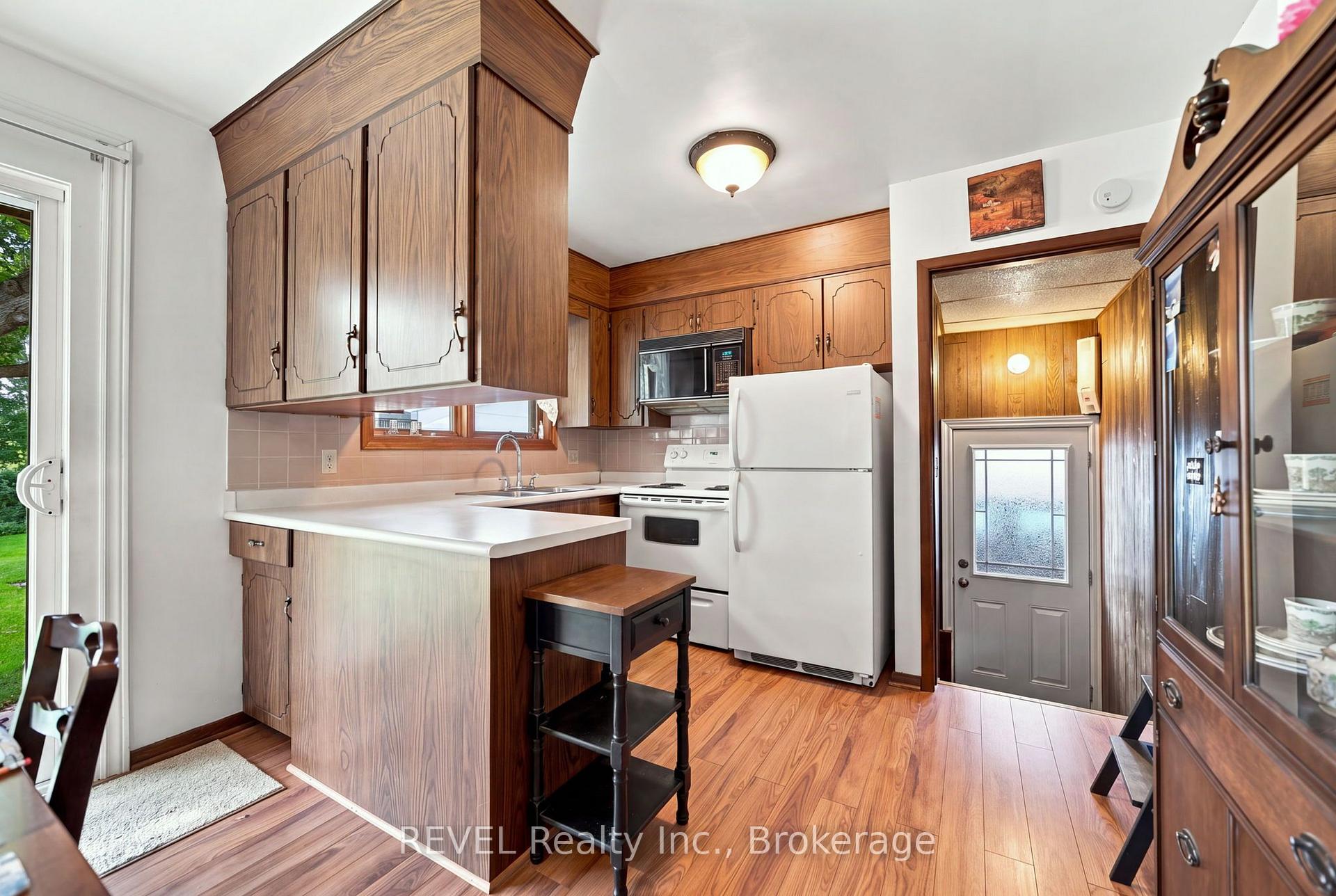 Photo 18 of 563 Bunting Road, St. Catharines, Bunting/Linwell — HOMEH