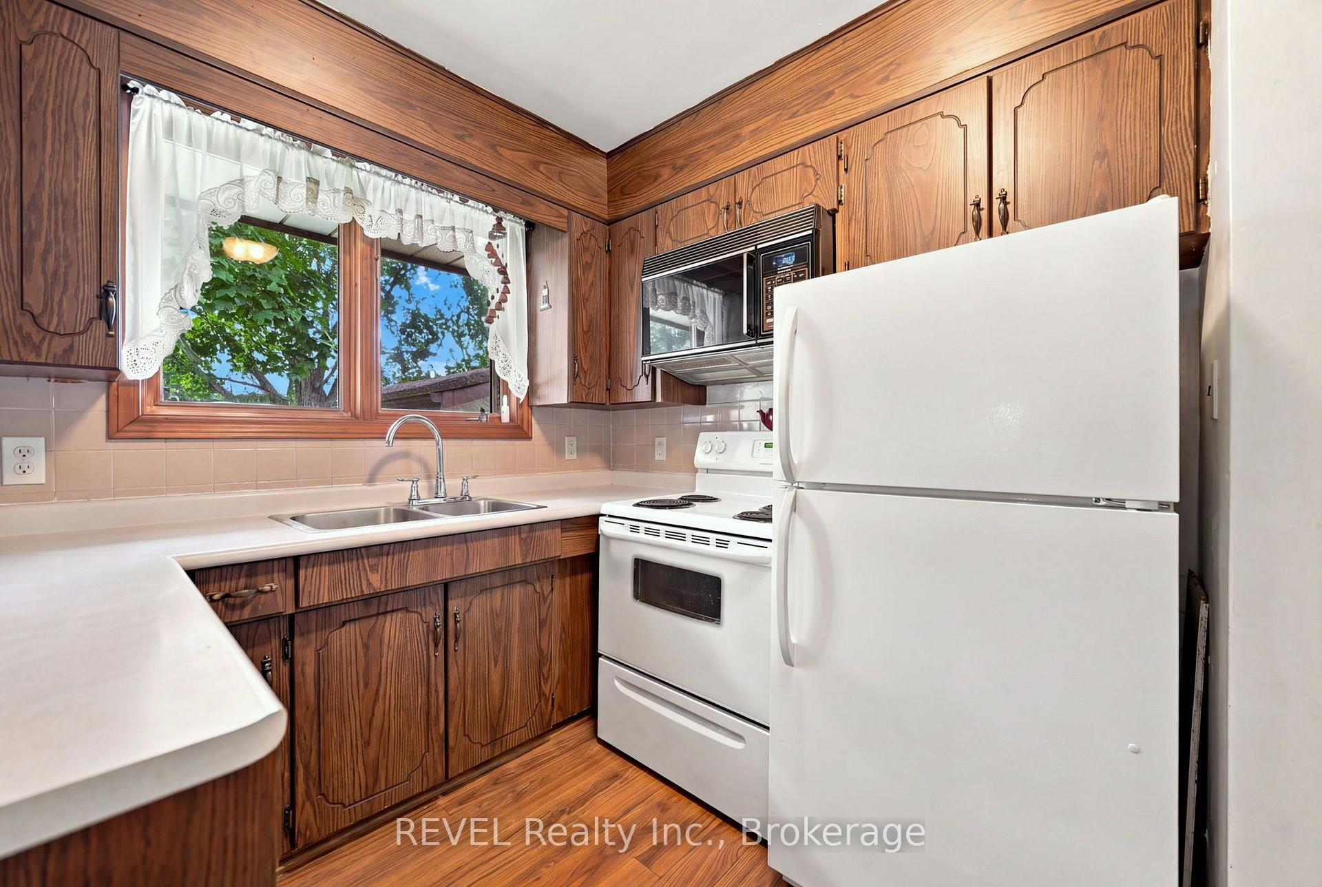 Photo 21 of 563 Bunting Road, St. Catharines, Bunting/Linwell — HOMEH
