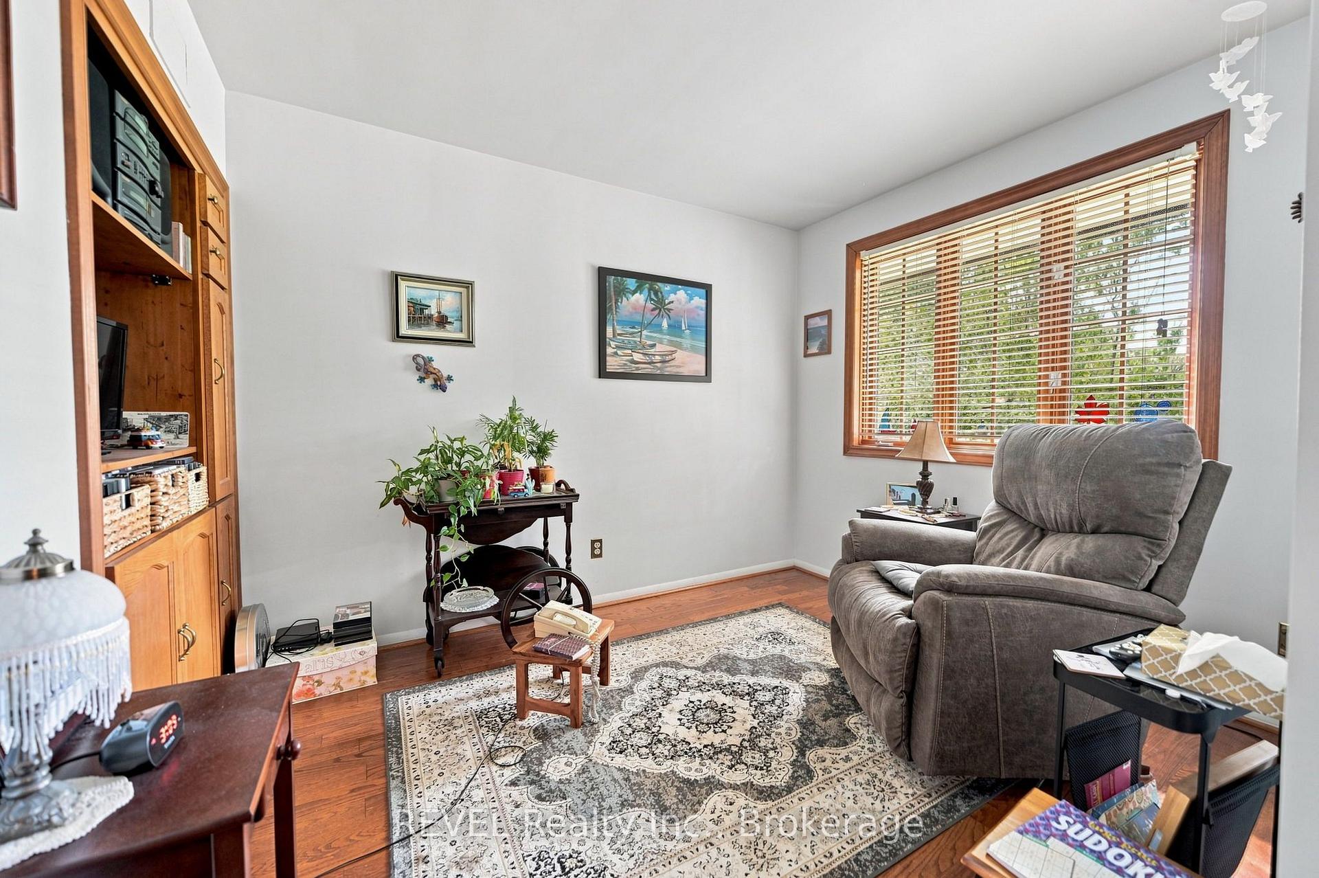 Photo 23 of 563 Bunting Road, St. Catharines, Bunting/Linwell — HOMEH