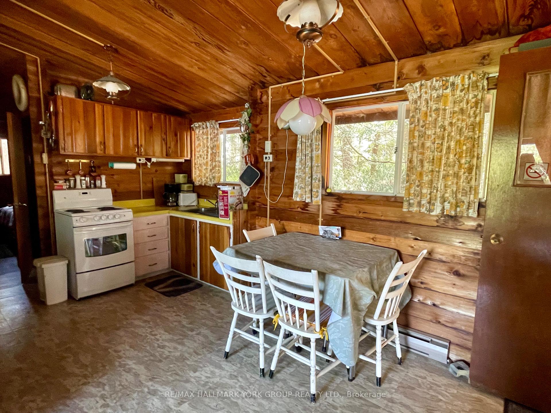 Photo 24 of 41 Maureen Drive, Seguin — HOMEH