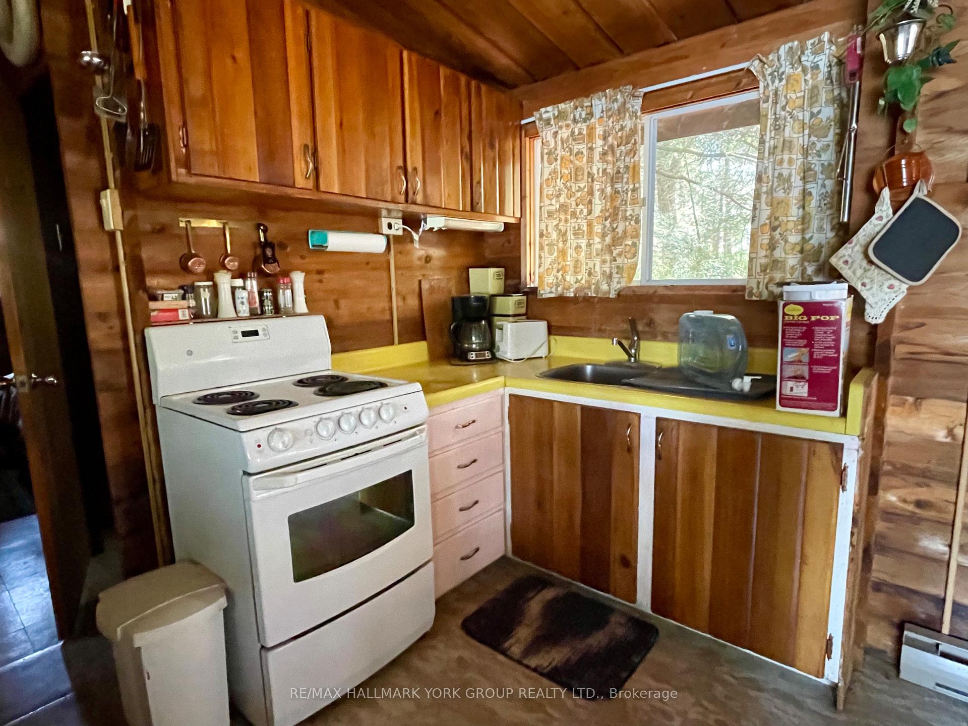Photo 29 of 41 Maureen Drive, Seguin — HOMEH