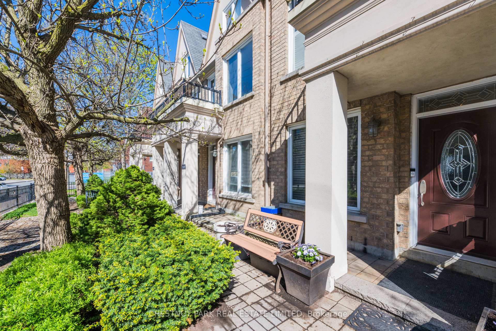 Photo 2 of Unit TH8, 140 Bathurst Street, Toronto, Niagara — HOMEH