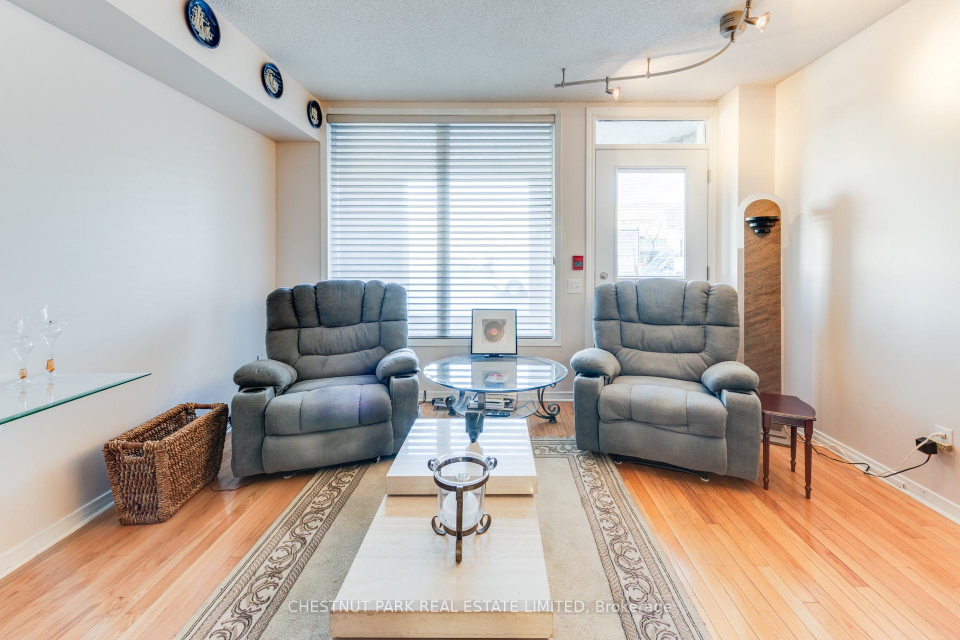 Photo 10 of Unit TH8, 140 Bathurst Street, Toronto, Niagara — HOMEH