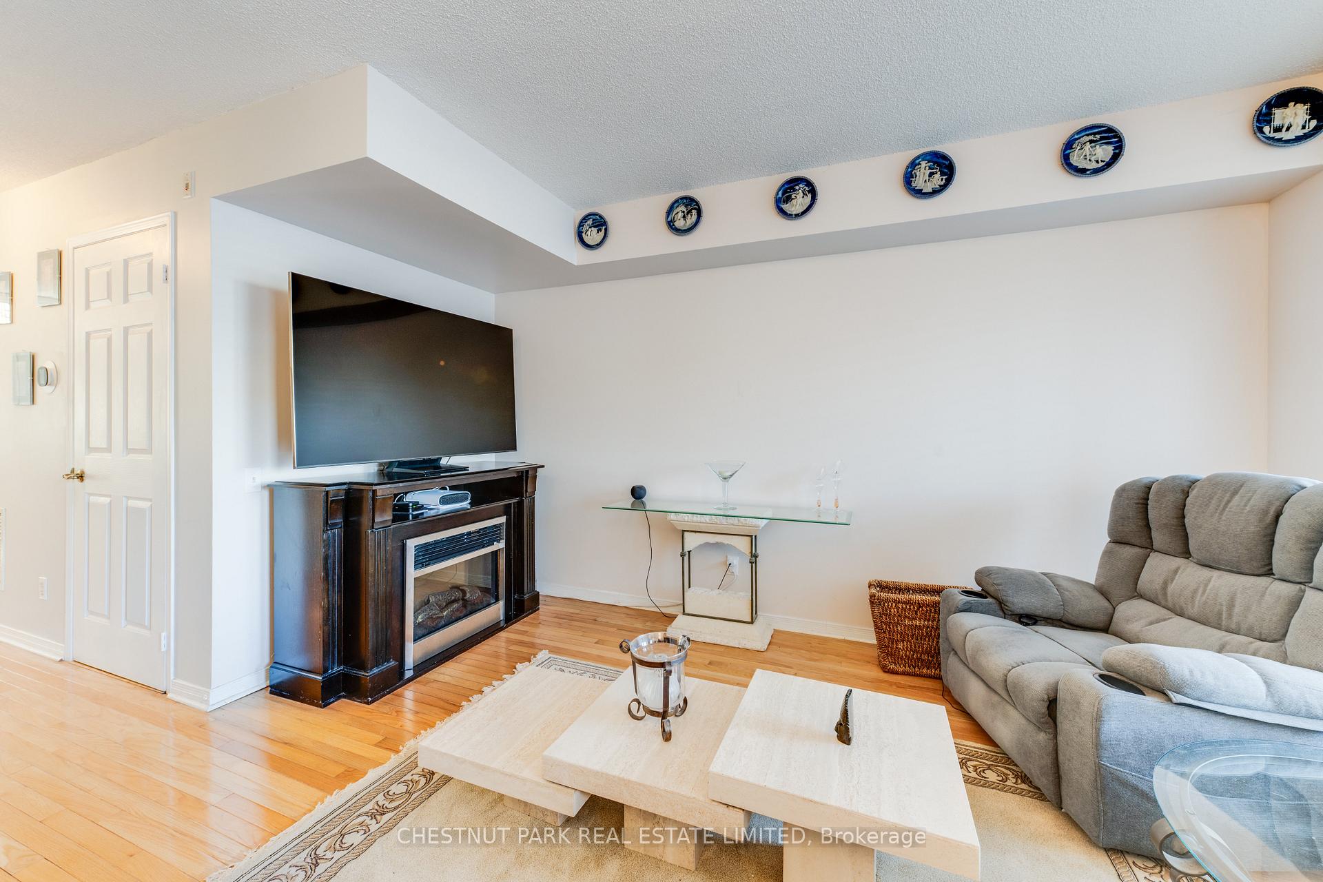 Photo 12 of Unit TH8, 140 Bathurst Street, Toronto, Niagara — HOMEH