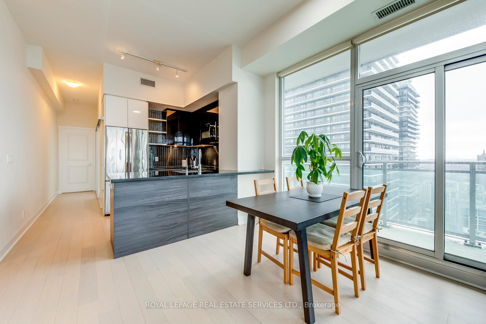 Photo 7 of Unit 3706, 33 Shore Breeze Drive, Etobicoke, Mimico — HOMEH