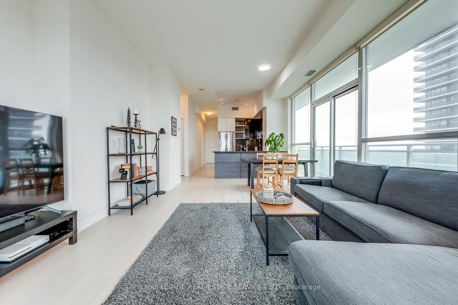 Photo 11 of Unit 3706, 33 Shore Breeze Drive, Etobicoke, Mimico — HOMEH