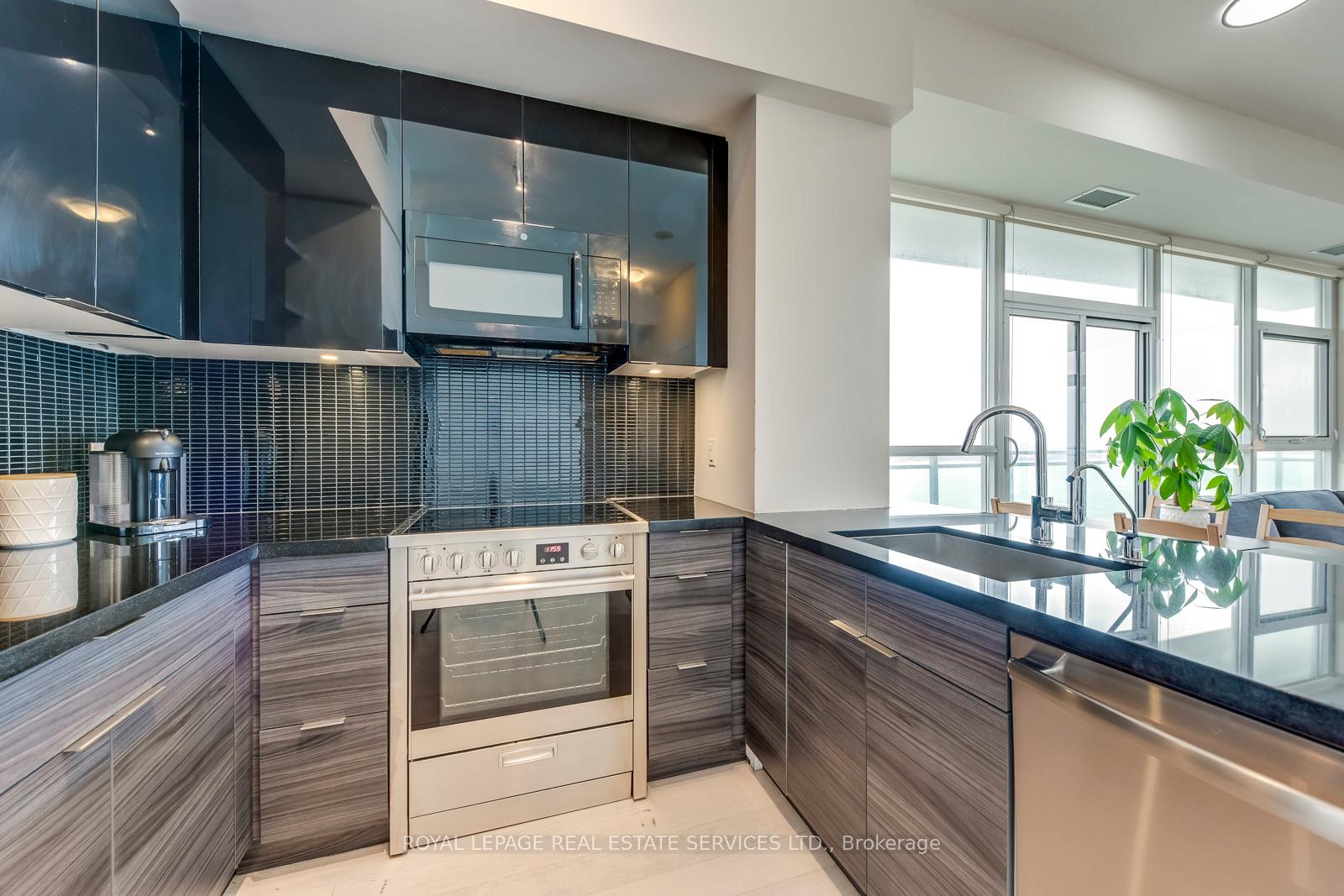 Photo 17 of Unit 3706, 33 Shore Breeze Drive, Etobicoke, Mimico — HOMEH