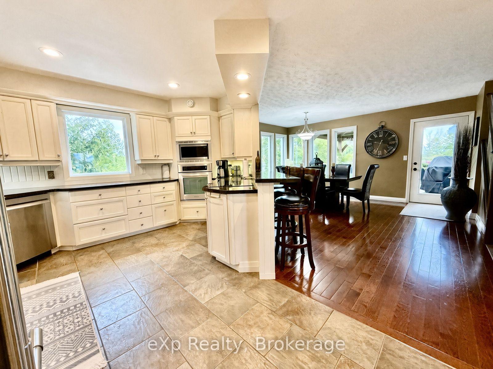 Photo 22 of 3 Gray Court, South Bruce — HOMEH