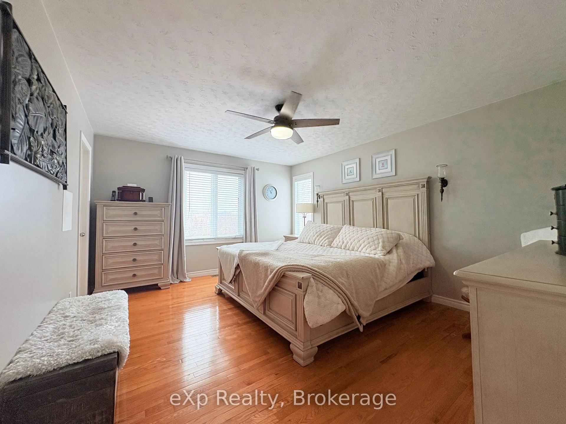 Photo 32 of 3 Gray Court, South Bruce — HOMEH