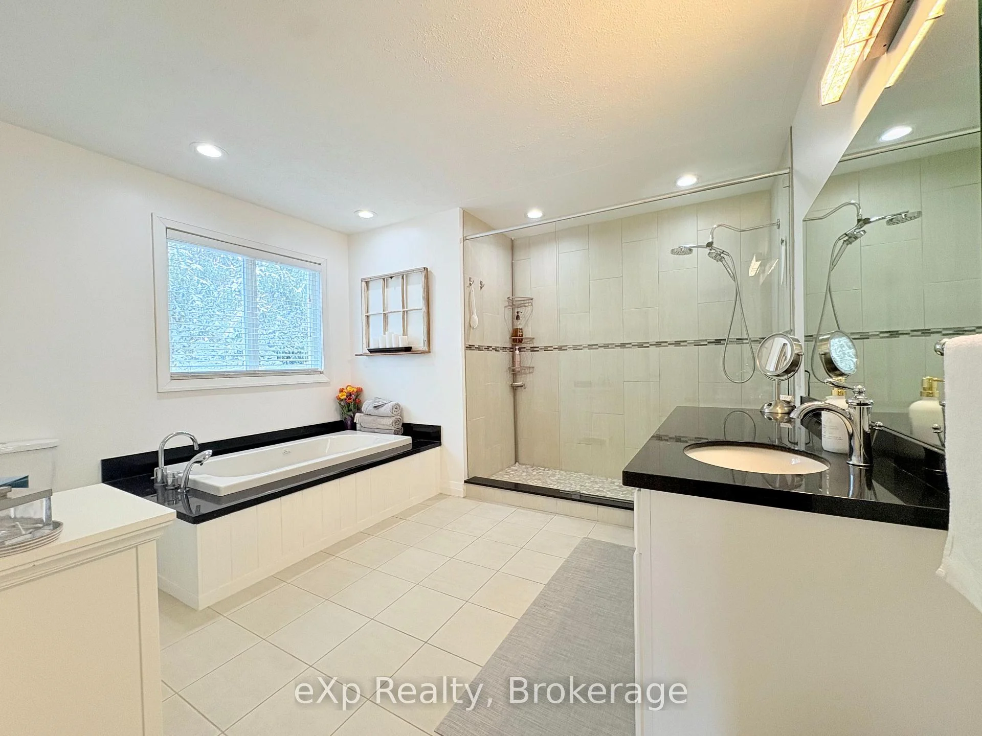 Photo 36 of 3 Gray Court, South Bruce — HOMEH